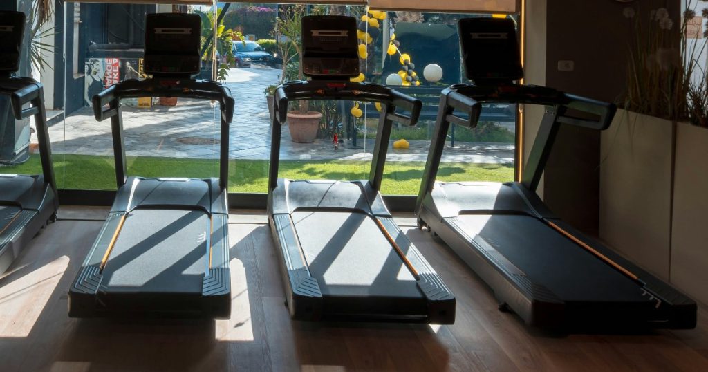 kävelymatto salissa