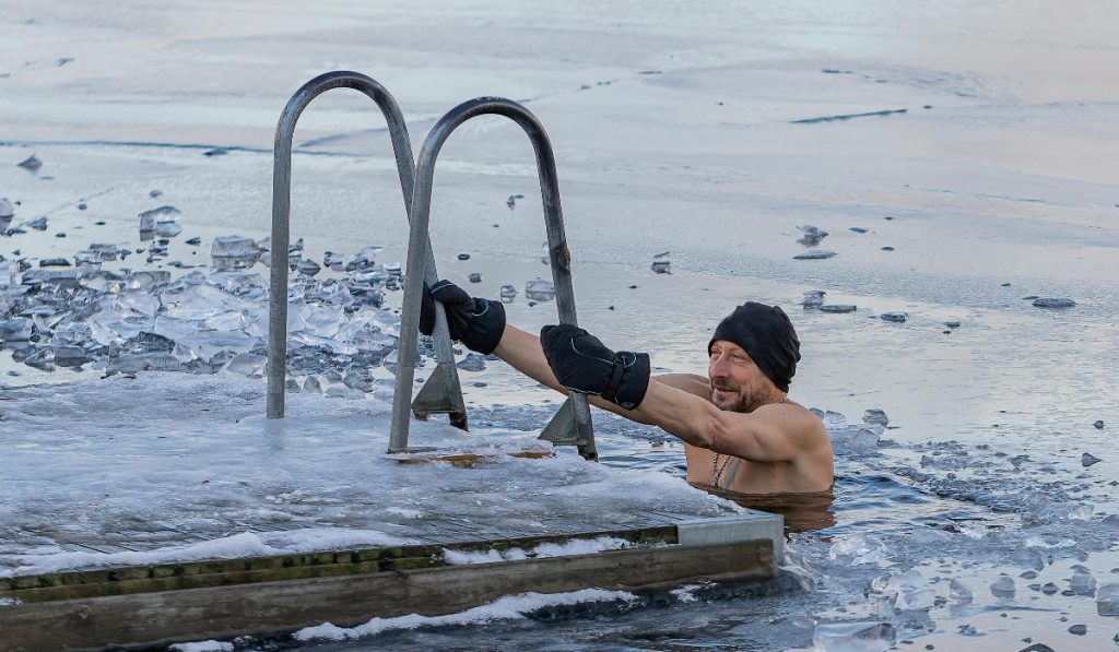 Kylmäaltistus ennen vai jälkeen treenin